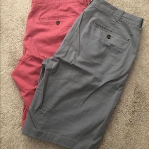 Lot of (2) Men’s J Crew Dark Pink & Gray Shorts (Size 35)